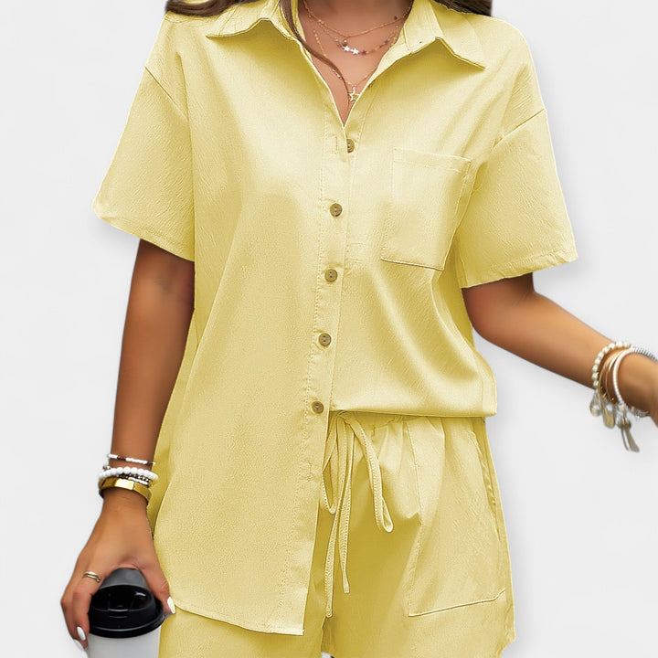 Oonagh | Comfortable set with a shirt and shorts