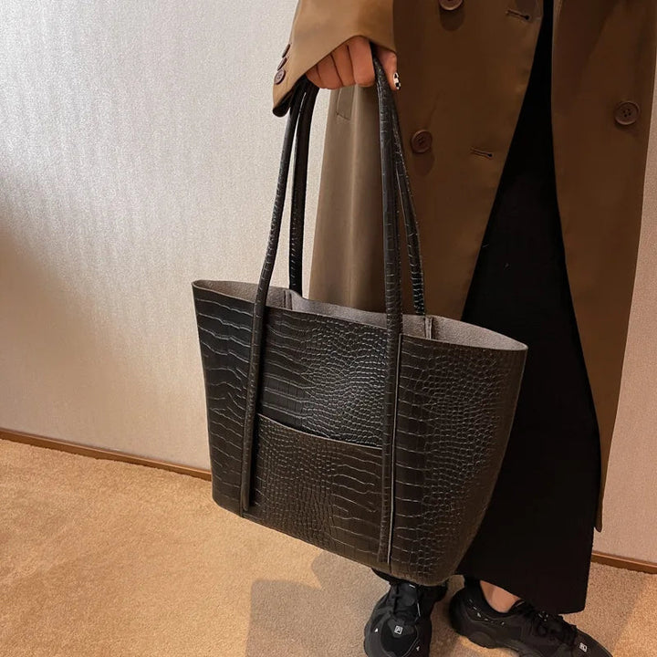Blathnaid | Refined Shoulder Bag