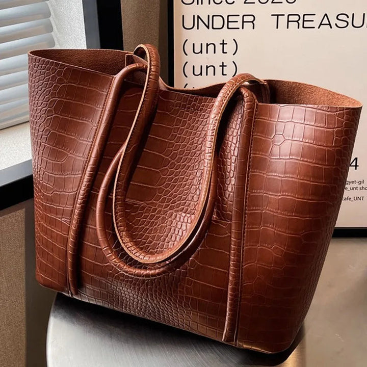 Blathnaid | Refined Shoulder Bag