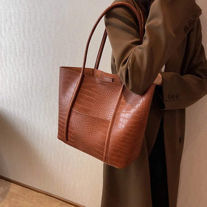 Blathnaid | Refined Shoulder Bag