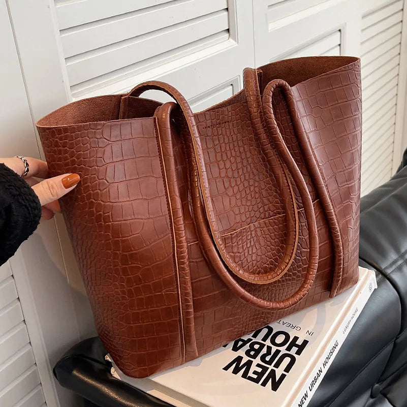 Blathnaid | Refined Shoulder Bag