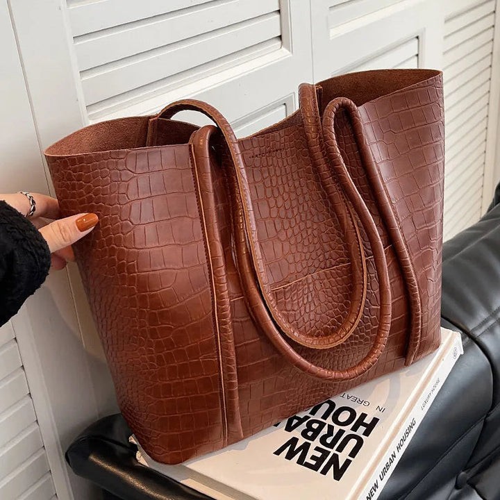 Blathnaid | Refined Shoulder Bag