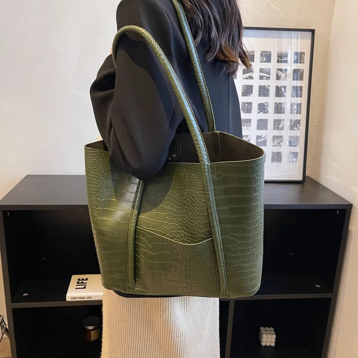 Blathnaid | Refined Shoulder Bag