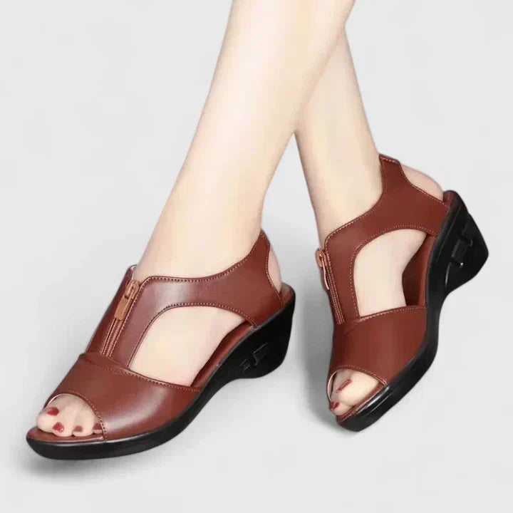 Attracta | Elegant Orthopedic Sandals